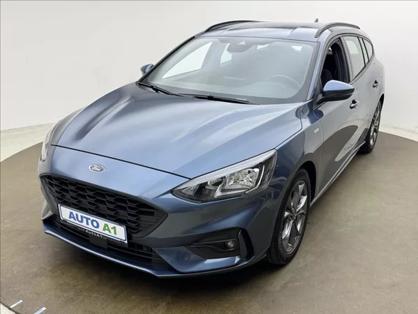 Ford Focus 1,5 ST-LINE ZÁRUKA LED 1MAJ ČR