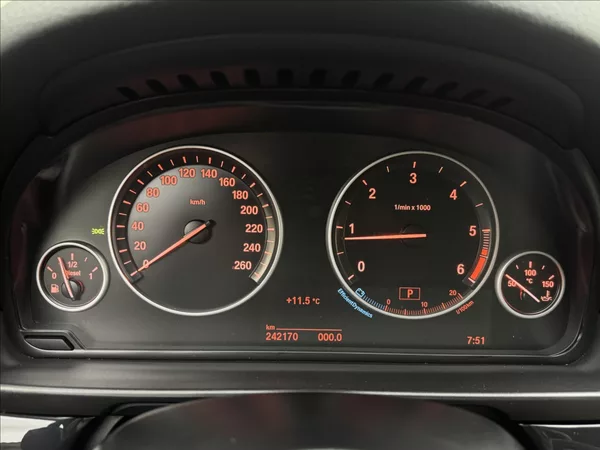 BMW Řada 5 2,0 4X4 KŮŽE SERVIS KAMERA ČR - foto 13