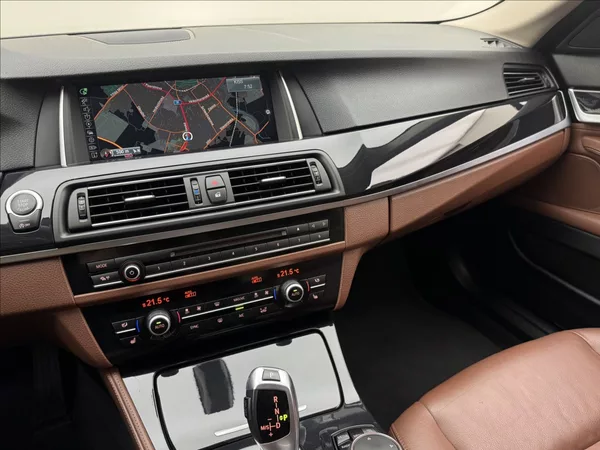 BMW Řada 5 2,0 4X4 KŮŽE SERVIS KAMERA ČR - foto 14