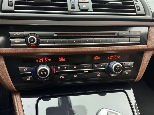 BMW Řada 5 2,0 4X4 KŮŽE SERVIS KAMERA ČR - foto 22