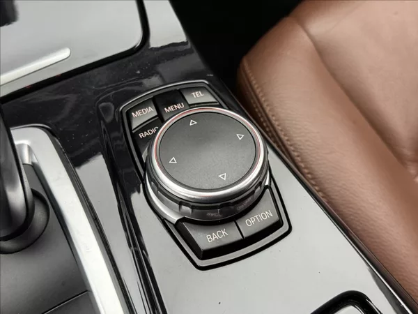 BMW Řada 5 2,0 4X4 KŮŽE SERVIS KAMERA ČR - foto 27