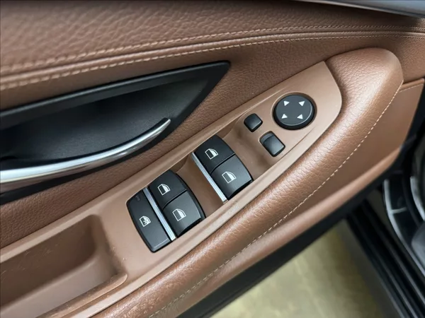 BMW Řada 5 2,0 4X4 KŮŽE SERVIS KAMERA ČR - foto 29