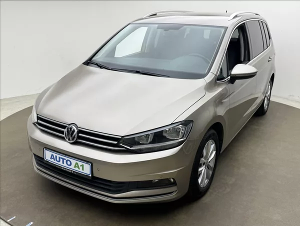 Volkswagen Touran 1,4 DSG KAMERA TAŽNÉ 1.MAJ ČR
