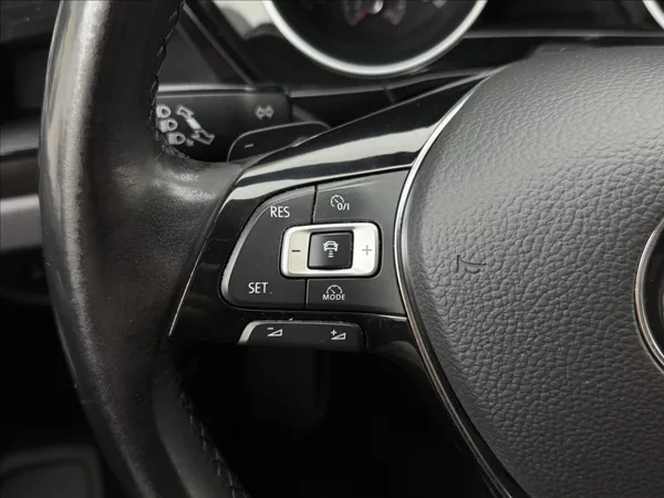 Volkswagen Touran 1,4 DSG KAMERA TAŽNÉ 1.MAJ ČR - foto 10