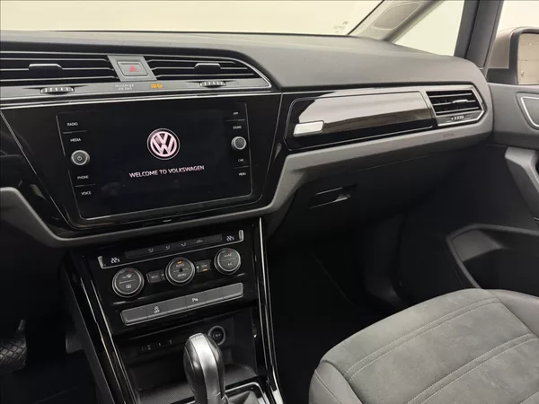 Volkswagen Touran 1,4 DSG KAMERA TAŽNÉ 1.MAJ ČR - foto 13