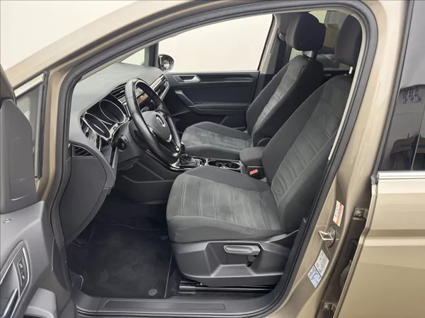 Volkswagen Touran 1,4 DSG KAMERA TAŽNÉ 1.MAJ ČR - foto 28