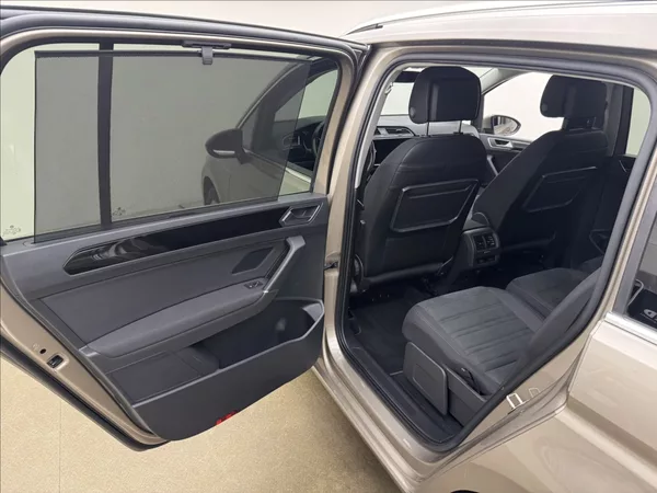 Volkswagen Touran 1,4 DSG KAMERA TAŽNÉ 1.MAJ ČR - foto 29