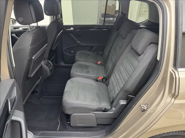 Volkswagen Touran 1,4 DSG KAMERA TAŽNÉ 1.MAJ ČR - foto 30