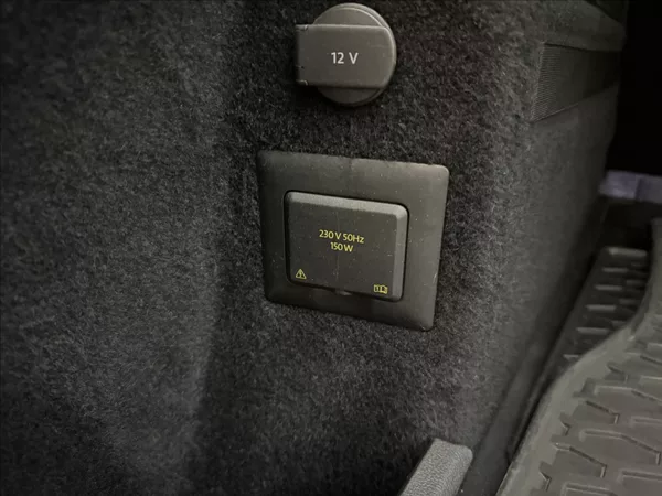 Volkswagen Touran 1,4 DSG KAMERA TAŽNÉ 1.MAJ ČR - foto 37