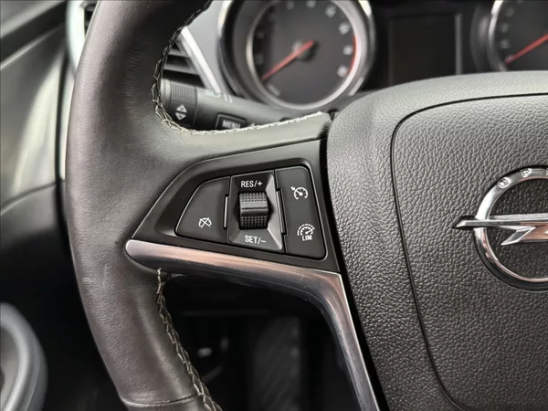 Opel Mokka 1,6 i COSMO KŮŽE VÝHŘEV KAMERA - foto 10