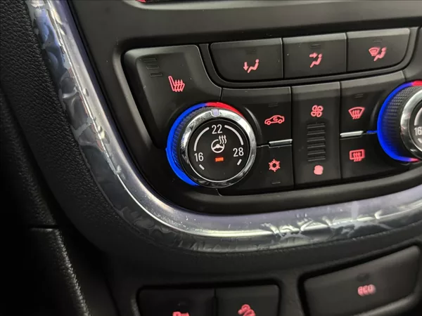 Opel Mokka 1,6 i COSMO KŮŽE VÝHŘEV KAMERA - foto 17