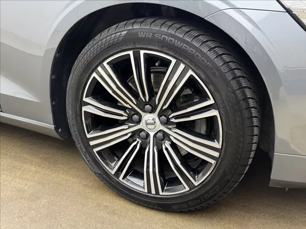 Volvo S60 2,0 B3 DPH INSCRIPTION H/K ČR - foto 38