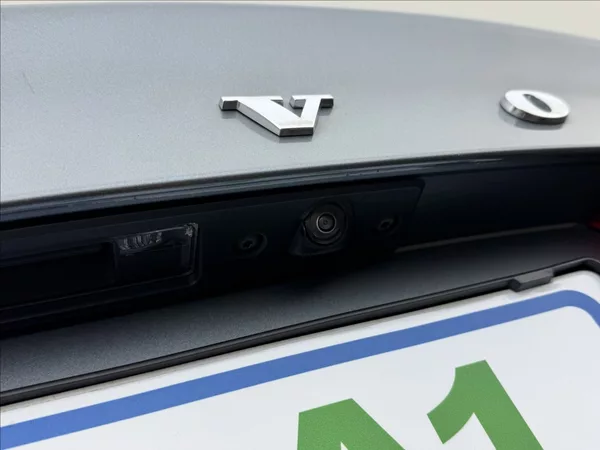 Volvo S60 2,0 B3 DPH INSCRIPTION H/K ČR - foto 39