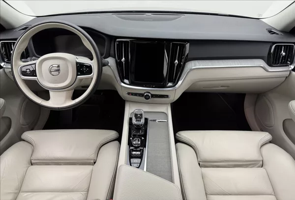 Volvo S60 2,0 B3 DPH INSCRIPTION H/K ČR - foto 7