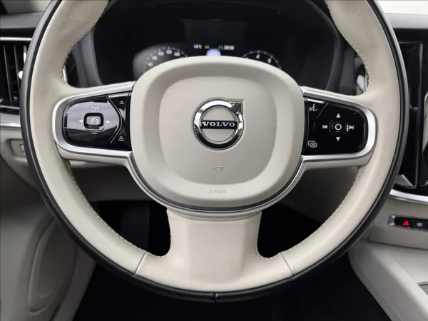 Volvo S60 2,0 B3 DPH INSCRIPTION H/K ČR - foto 8