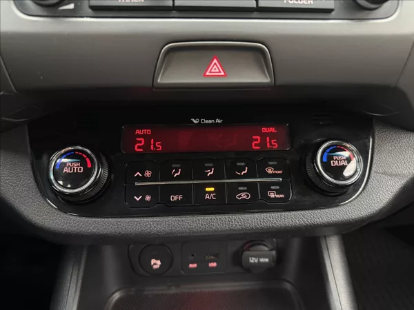 Kia Sportage 2,0 4X4 DPH VÝHŘEV TAŽNÉ ČR - foto 19