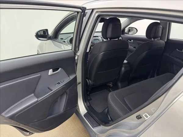 Kia Sportage 2,0 4X4 DPH VÝHŘEV TAŽNÉ ČR - foto 26