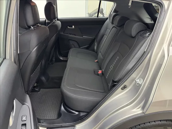 Kia Sportage 2,0 4X4 DPH VÝHŘEV TAŽNÉ ČR - foto 28