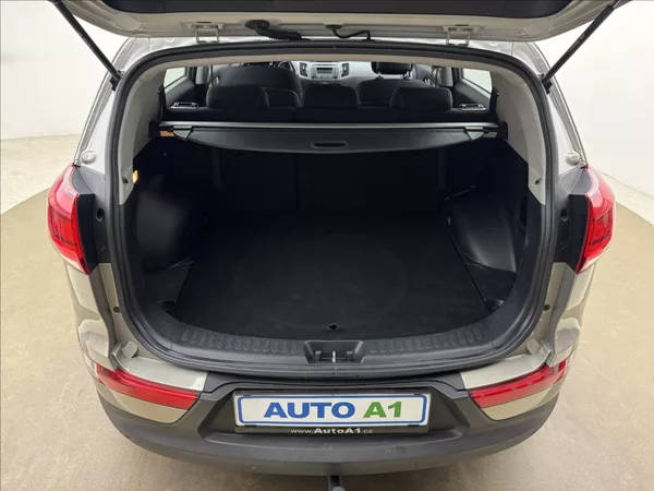 Kia Sportage 2,0 4X4 DPH VÝHŘEV TAŽNÉ ČR - foto 33