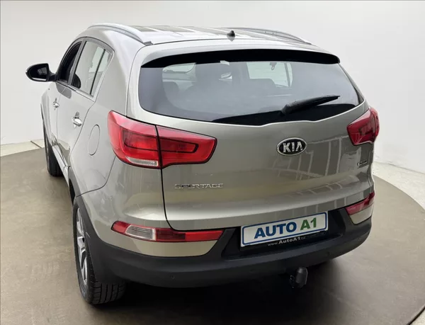 Kia Sportage 2,0 4X4 DPH VÝHŘEV TAŽNÉ ČR - foto 6