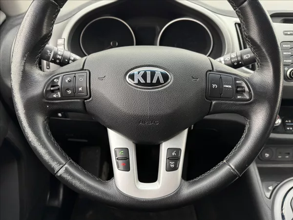 Kia Sportage 2,0 4X4 DPH VÝHŘEV TAŽNÉ ČR - foto 9
