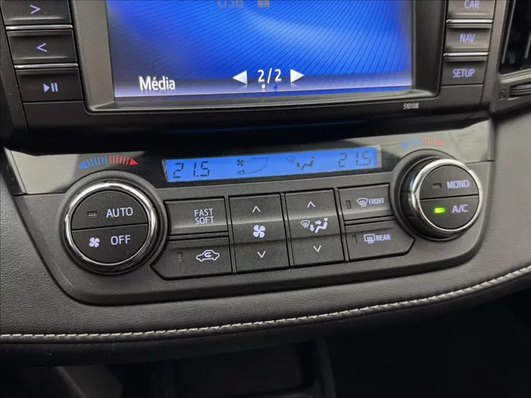 Toyota RAV4 2,5 114kW HYBRID LED KŮŽE 360° - foto 24