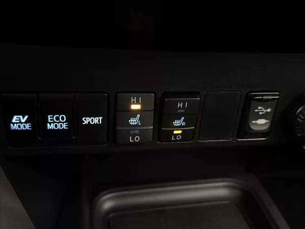Toyota RAV4 2,5 114kW HYBRID LED KŮŽE 360° - foto 26