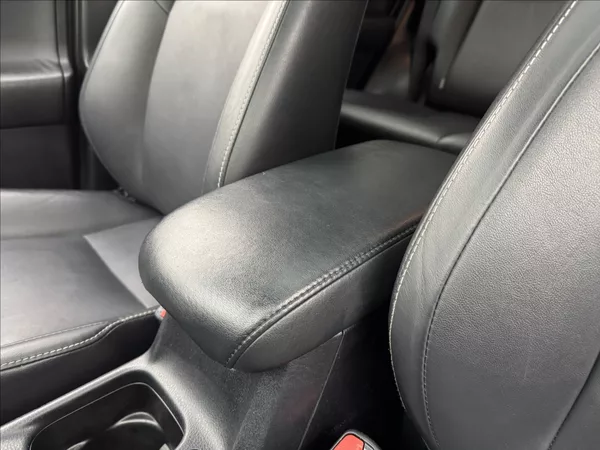 Toyota RAV4 2,5 114kW HYBRID LED KŮŽE 360° - foto 28