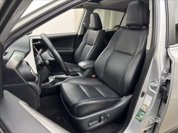 Toyota RAV4 2,5 114kW HYBRID LED KŮŽE 360° - foto 34