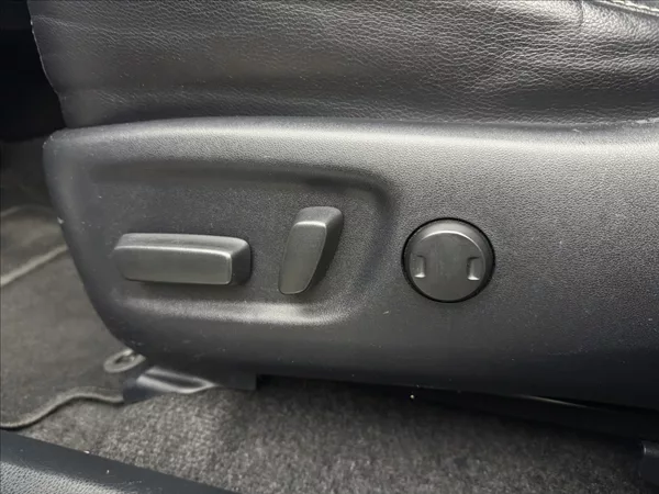 Toyota RAV4 2,5 114kW HYBRID LED KŮŽE 360° - foto 36