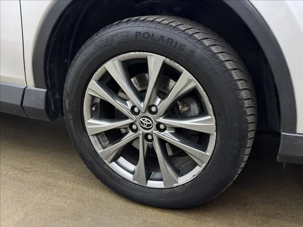 Toyota RAV4 2,5 114kW HYBRID LED KŮŽE 360° - foto 39