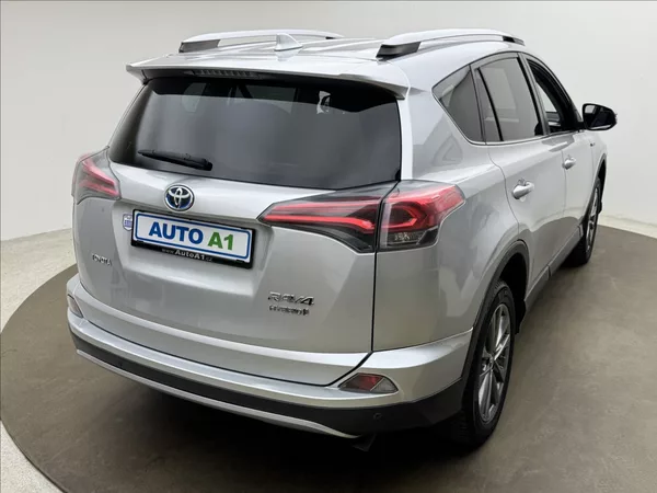 Toyota RAV4 2,5 114kW HYBRID LED KŮŽE 360° - foto 4