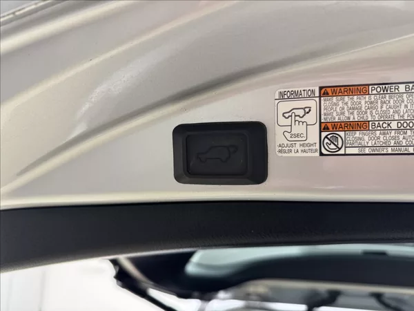 Toyota RAV4 2,5 114kW HYBRID LED KŮŽE 360° - foto 43