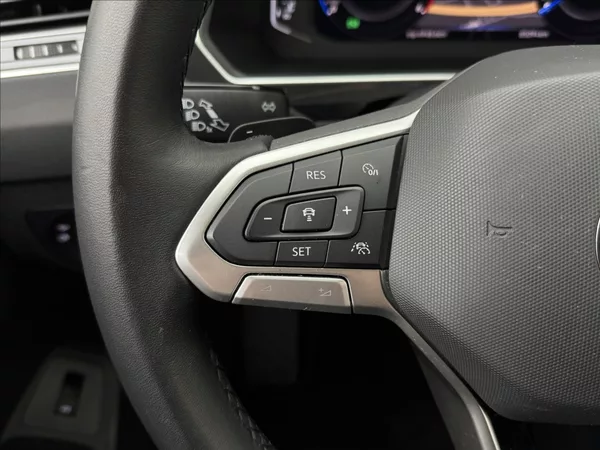 Volkswagen Tiguan 2,0 DSG DPH ACC NZTOP VC TAŽNÉ - foto 10