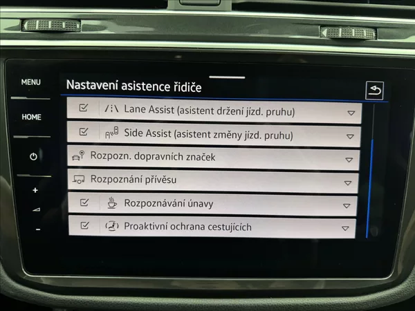 Volkswagen Tiguan 2,0 DSG DPH ACC NZTOP VC TAŽNÉ - foto 18