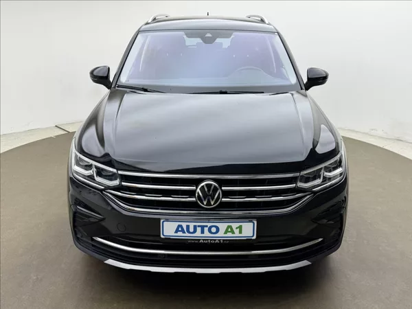 Volkswagen Tiguan 2,0 DSG DPH ACC NZTOP VC TAŽNÉ - foto 2