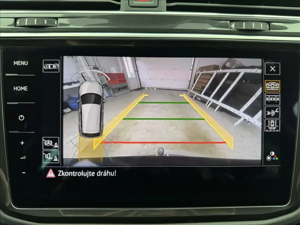 Volkswagen Tiguan 2,0 DSG DPH ACC NZTOP VC TAŽNÉ - foto 24