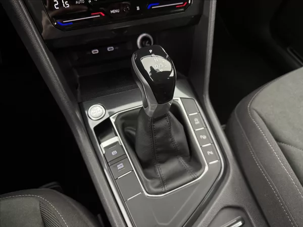 Volkswagen Tiguan 2,0 DSG DPH ACC NZTOP VC TAŽNÉ - foto 29