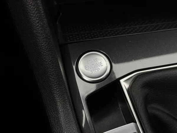 Volkswagen Tiguan 2,0 DSG DPH ACC NZTOP VC TAŽNÉ - foto 30