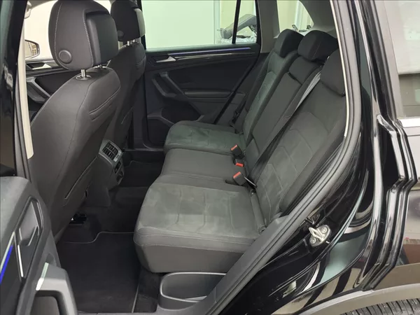 Volkswagen Tiguan 2,0 DSG DPH ACC NZTOP VC TAŽNÉ - foto 40