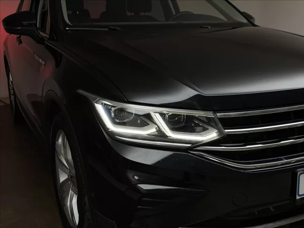 Volkswagen Tiguan 2,0 DSG DPH ACC NZTOP VC TAŽNÉ - foto 42