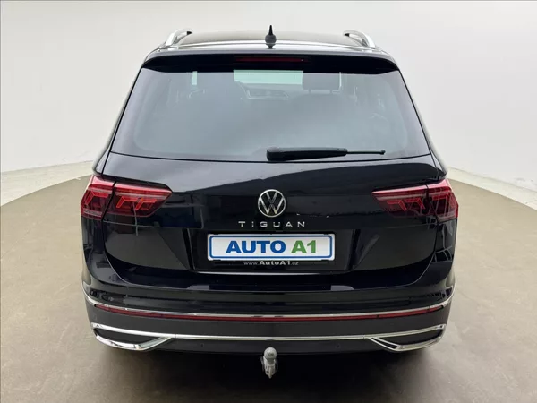 Volkswagen Tiguan 2,0 DSG DPH ACC NZTOP VC TAŽNÉ - foto 5