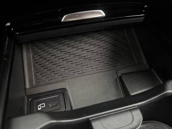 Mercedes-Benz Třídy A 1,3 AMG DPH KAMERA VÝHŘEV ČR - foto 25