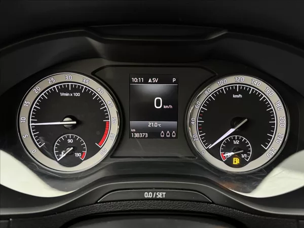 Škoda Karoq 1,6 DSG ACC STYLE+ NAVI KAMERA - foto 10