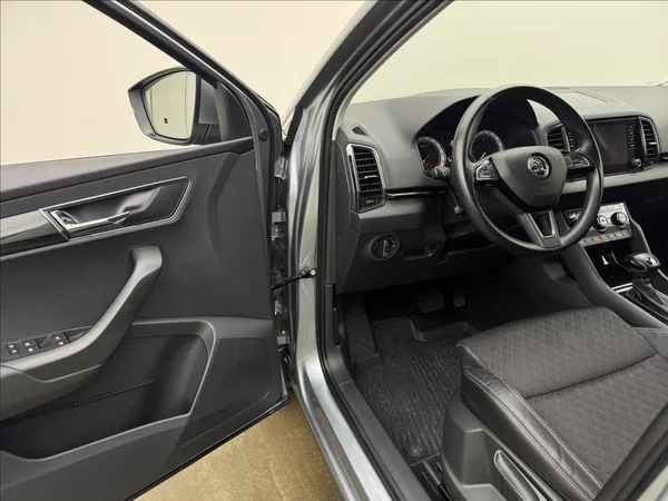 Škoda Karoq 1,6 DSG ACC STYLE+ NAVI KAMERA - foto 28