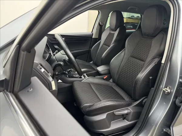 Škoda Karoq 1,6 DSG ACC STYLE+ NAVI KAMERA - foto 30