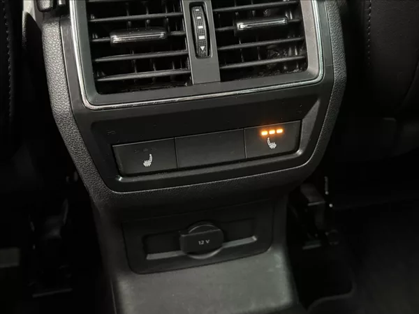 Škoda Karoq 1,6 DSG ACC STYLE+ NAVI KAMERA - foto 34