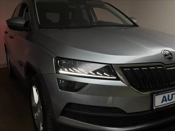 Škoda Karoq 1,6 DSG ACC STYLE+ NAVI KAMERA - foto 35