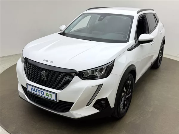 Peugeot 2008 1,2 DPH VÝHŘEV ALLURE+ 1MAJ ČR