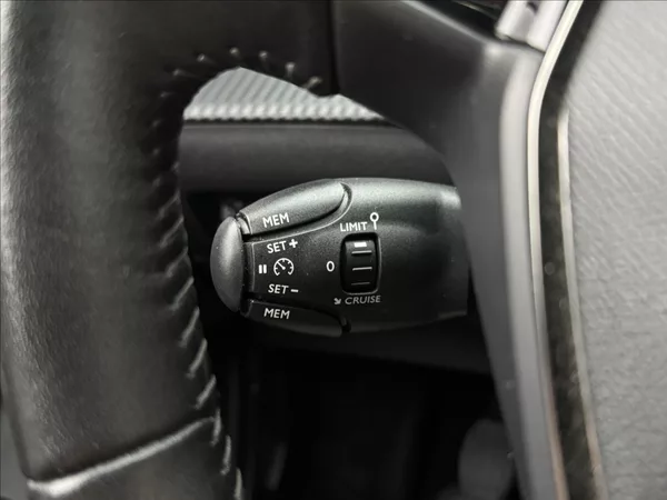 Peugeot 2008 1,5 HDi ACTIVE LED SENZORY ČR - foto 21